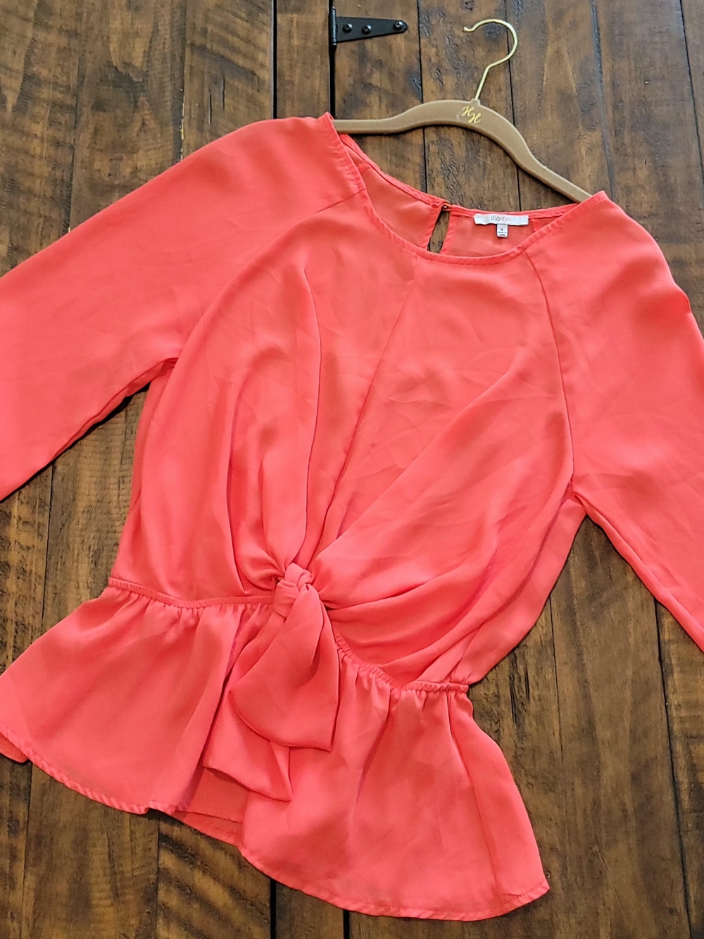 Blāshe Women's Coral Tie-Front Peplum Blouse Sz. S